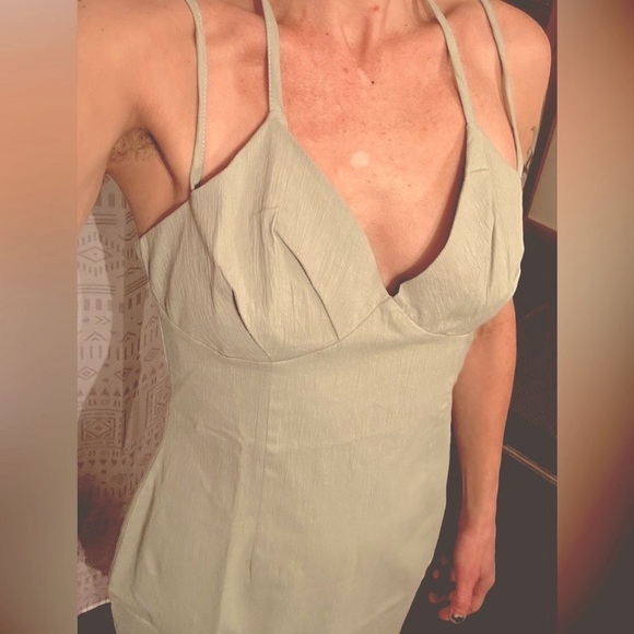 💫NWT SUPERDOWN Nova Halter Mini Dress - Picture 2 of 7